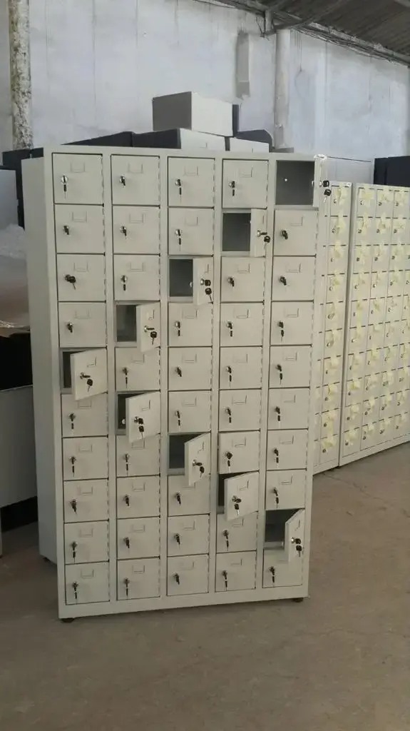 Cep Telefonu Dolapları